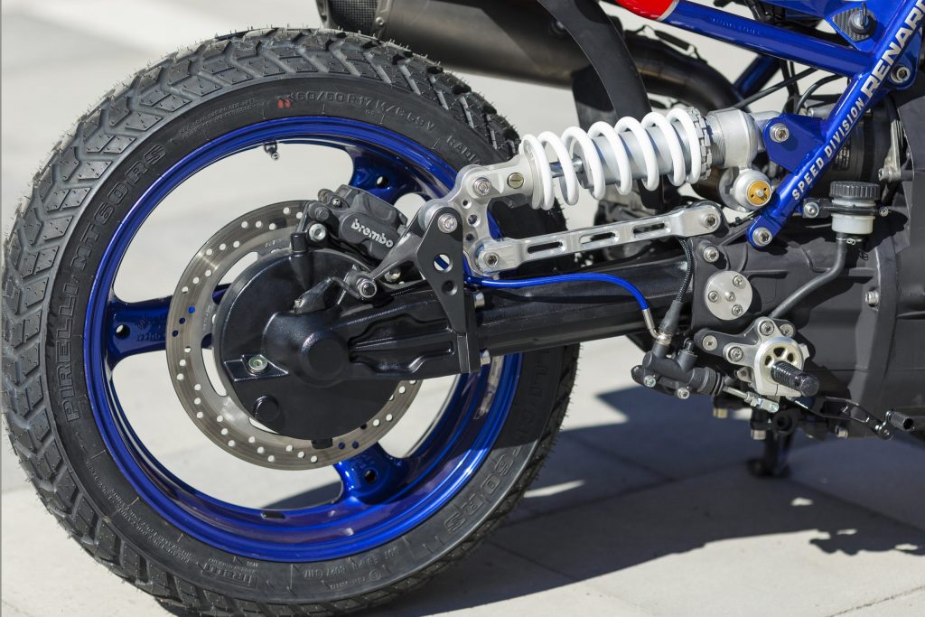 bmw k75 shaft drive with brembo blue wheels