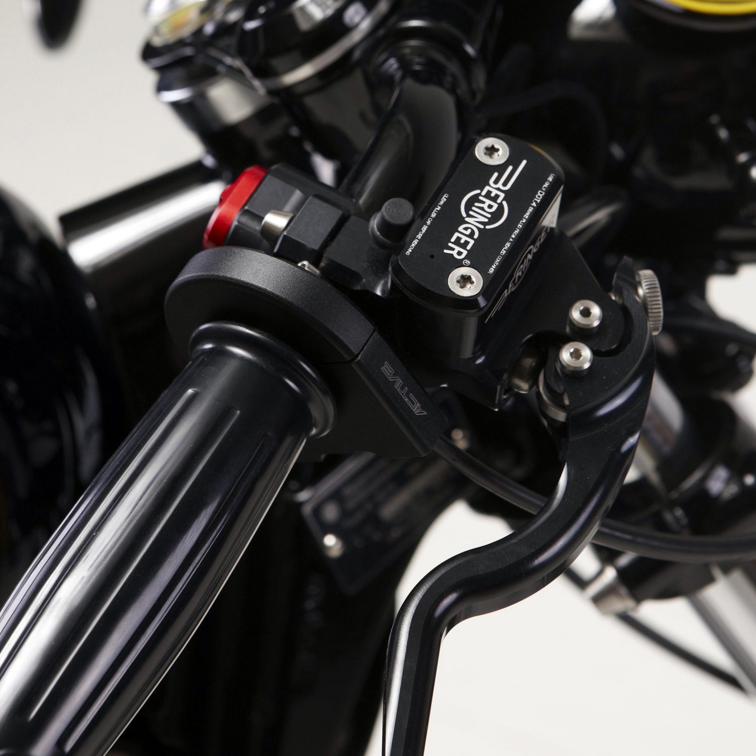 beringer handlebar brake lever system