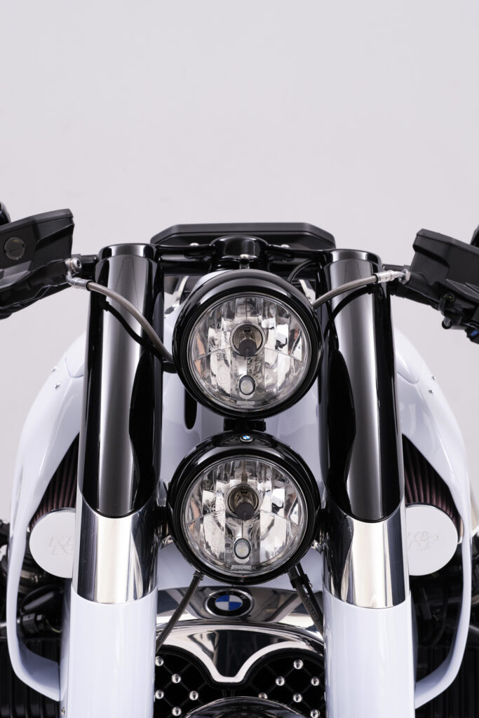 bmw r1250r two front lights