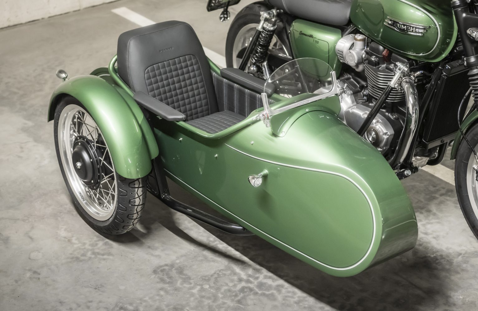 Triumph Boneville T120 with a Sidecar - Renard Speed Shop